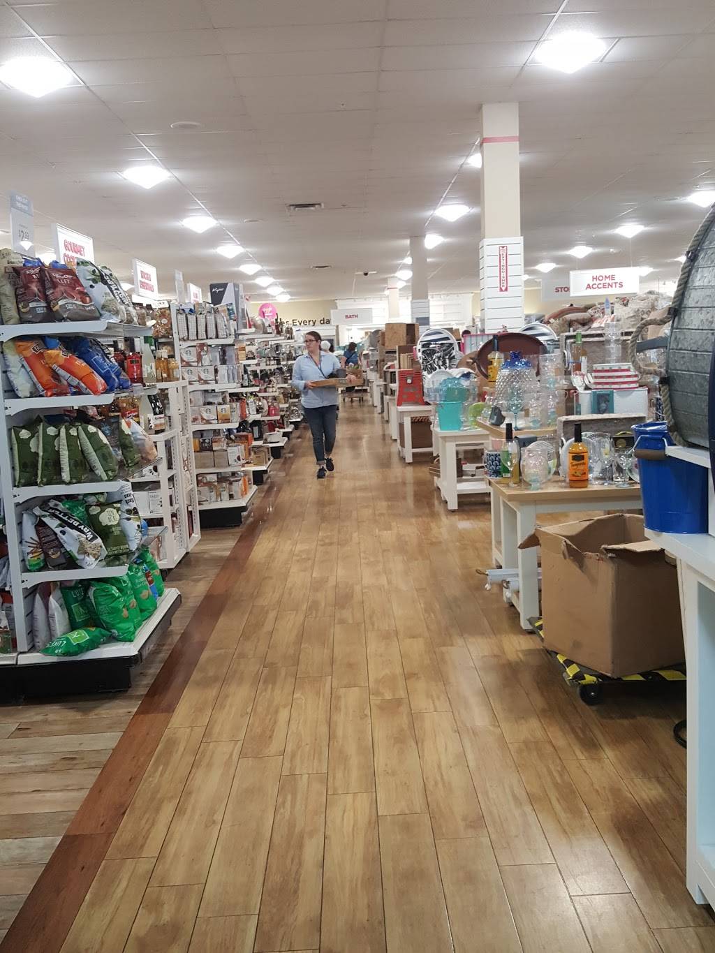 T.J. Maxx & HomeGoods | 10456 Town Center Dr, Westminster, CO 80021, USA | Phone: (303) 466-7324