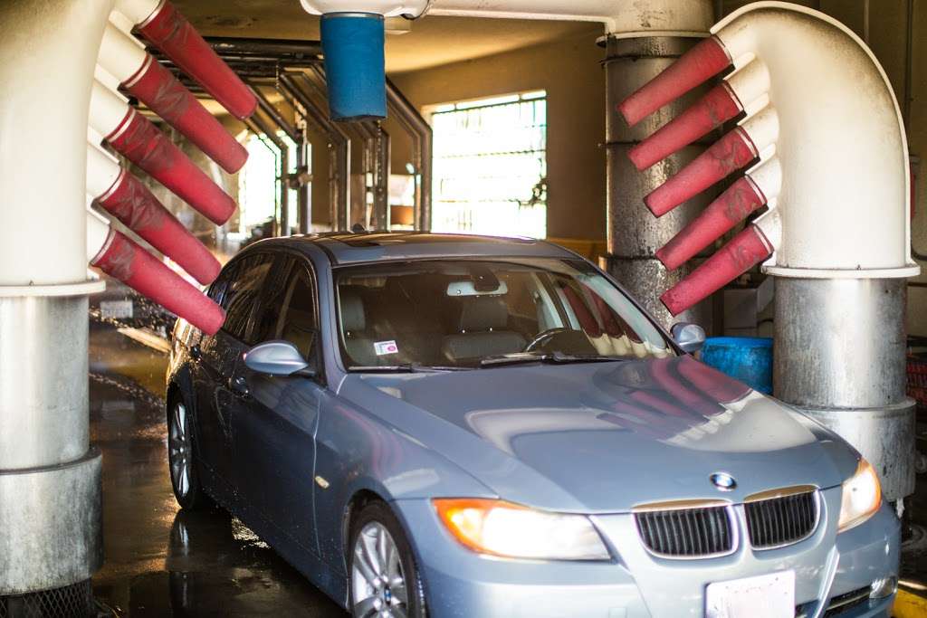 Soapy Suds Car Wash | 28038 The Old Rd, Valencia, CA 91355 | Phone: (661) 294-3036