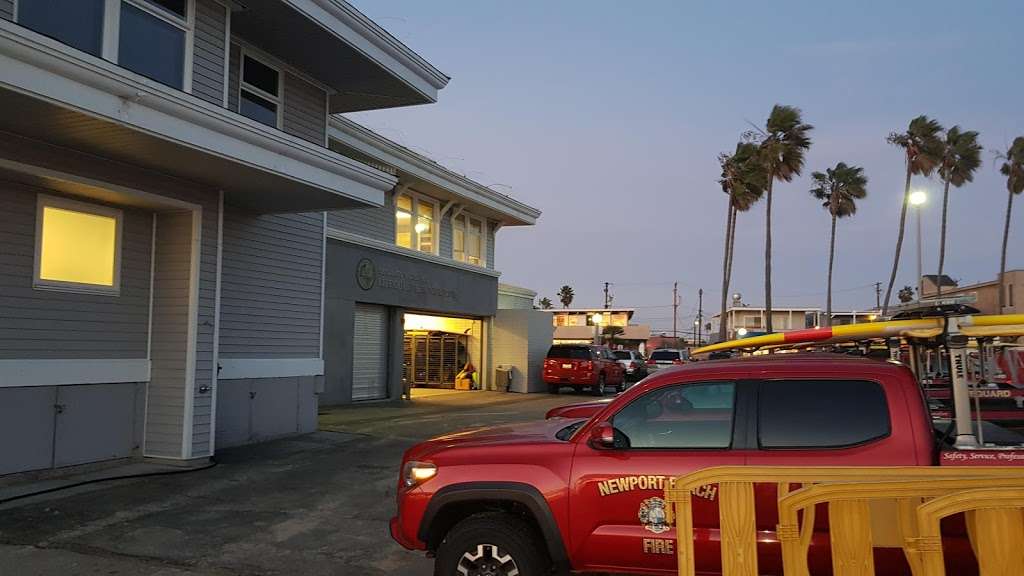 Lifegaurd Headquarters | Pier, Newport Beach, CA 92663, USA