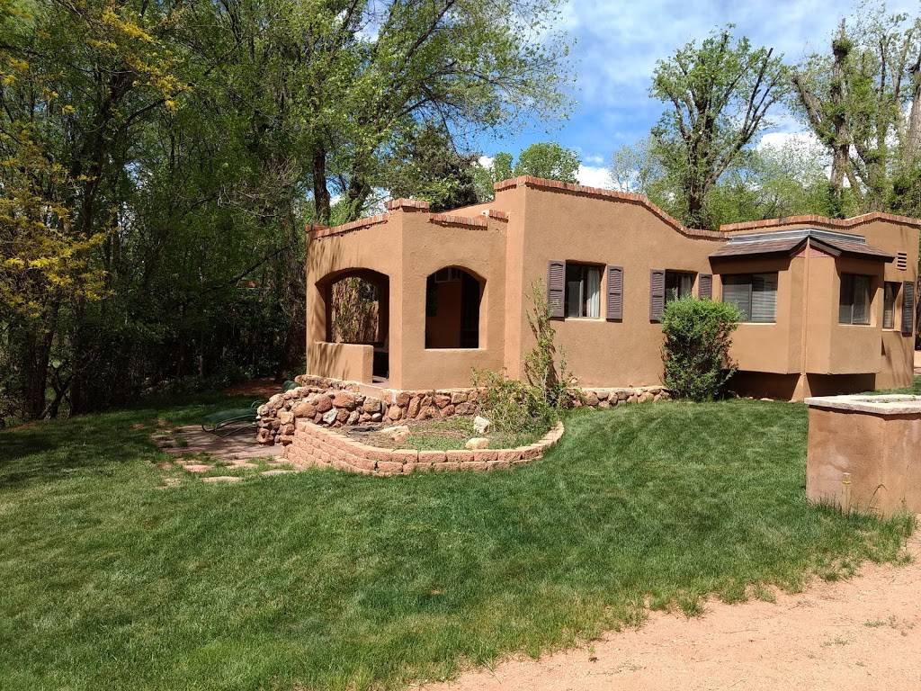 Town-N-Country Cottages | 123 Crystal Park Rd, Manitou Springs, CO 80829, USA | Phone: (719) 685-5427