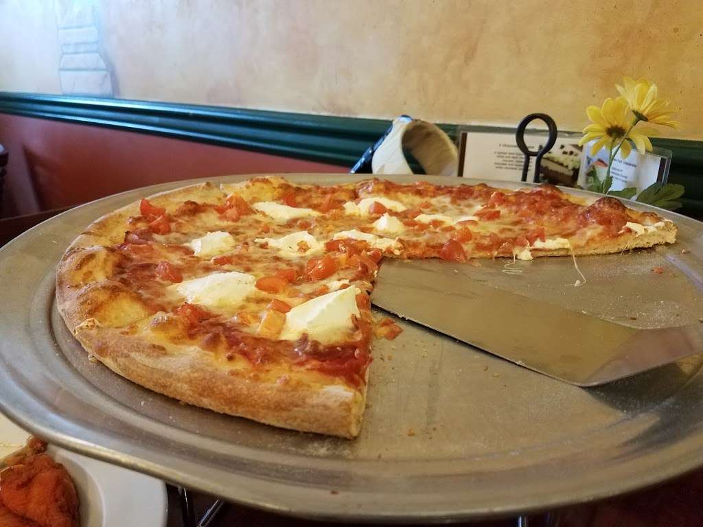 Giovannis Pizza | 18 W Main St, Elverson, PA 19520, USA | Phone: (610) 286-7376