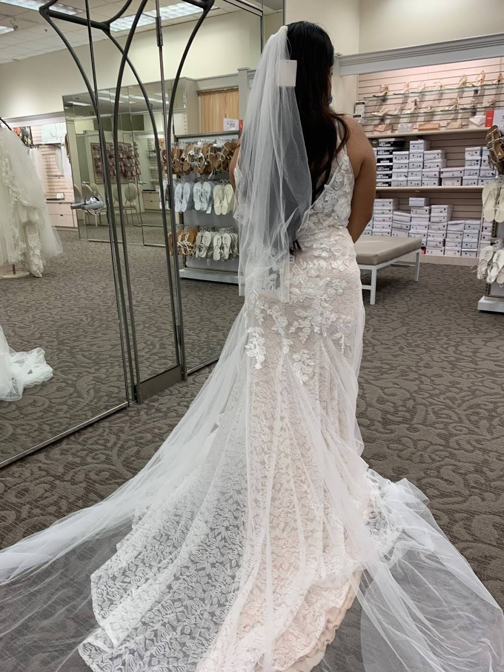 David’s Bridal | 9607 Research Blvd #650, Austin, TX 78759, USA | Phone: (512) 346-5552