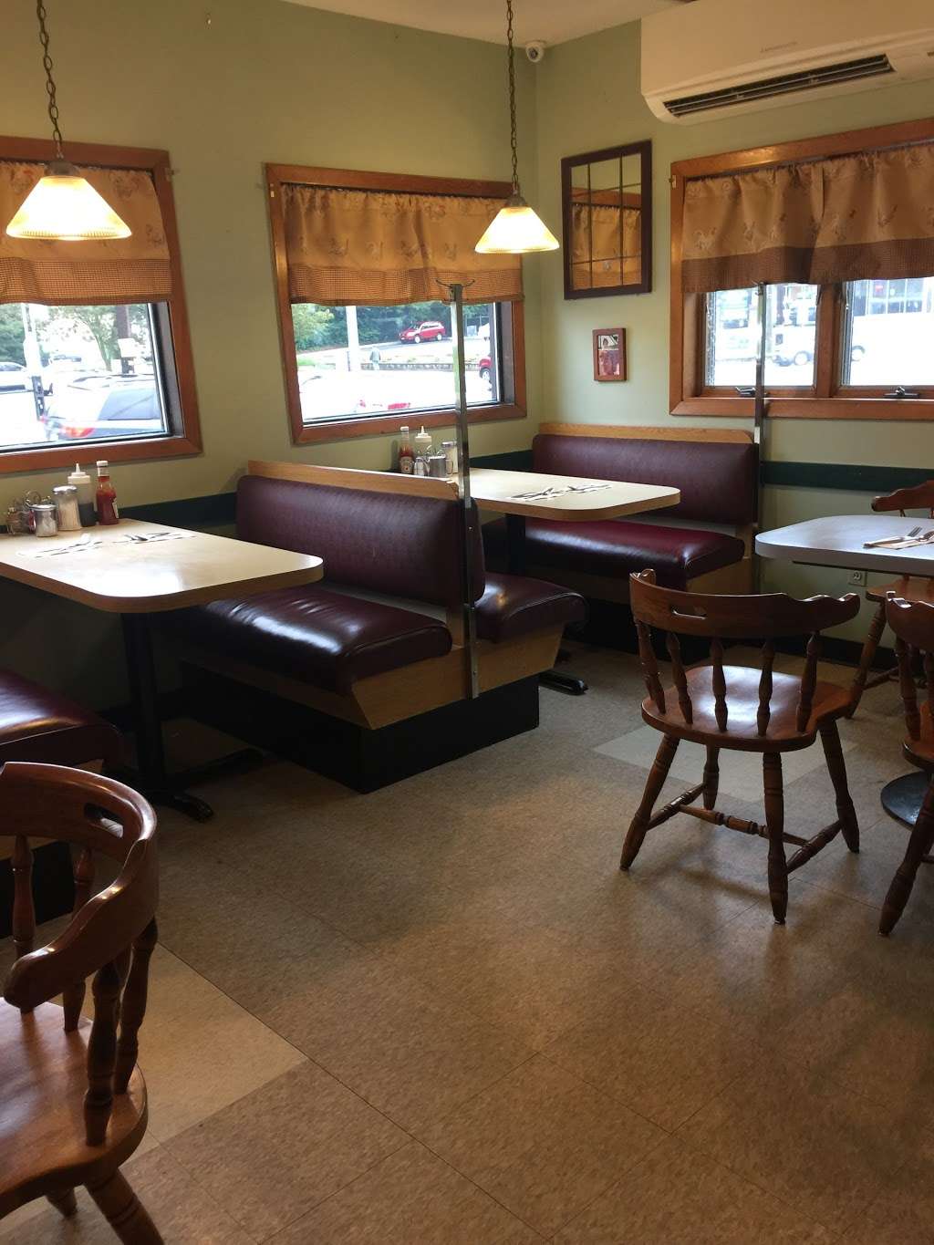 Sparkys Diner | 129 Ramapo Rd, Garnerville, NY 10923, USA | Phone: (845) 429-8880