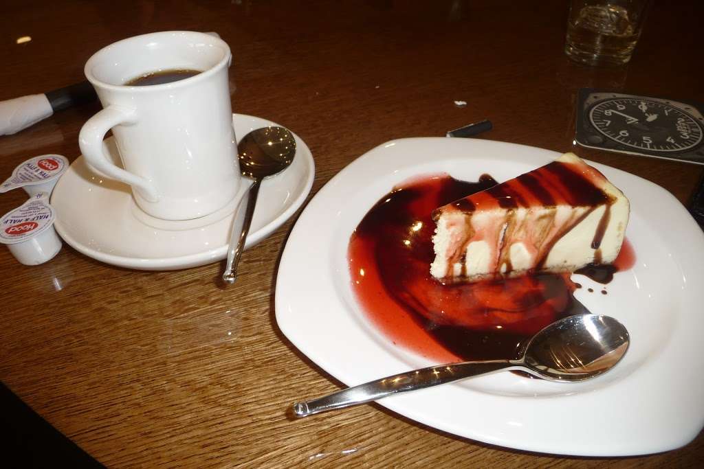 The Grille at Runways | 18421 Henson Blvd, Hagerstown, MD 21742, USA | Phone: (240) 707-6466