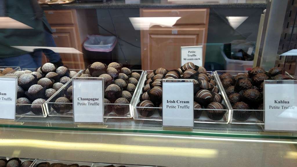 Green Mountain Chocolate - Franklin | 835 W Central St # 1, Franklin, MA 02038 | Phone: (508) 520-7160