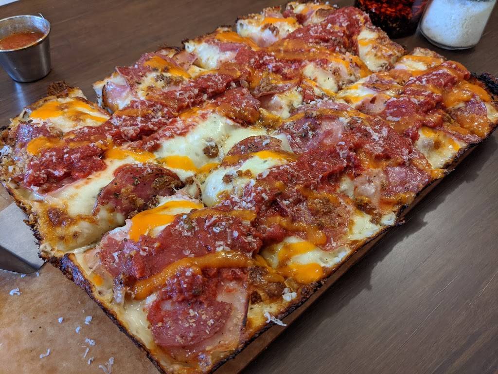 Armandos Pizza - Cabana Rd. | 326 Cabana Rd E, Windsor, ON N9G 1A1, Canada | Phone: (519) 972-9433