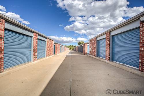 CubeSmart Self Storage | 1390 S Valentia St, Denver, CO 80247, USA | Phone: (303) 368-0334