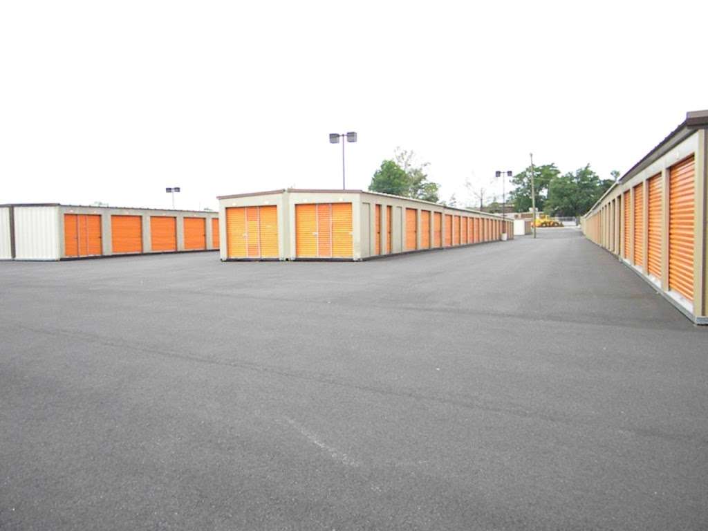 422 Spacemall Self Storage | 66 Brower Ave, Phoenixville, PA 19460, USA | Phone: (610) 650-0200