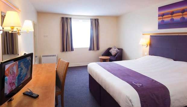 Premier Inn Ilford | Redbridge Ln E, Ilford IG4 5BG, UK | Phone: 0871 527 8542