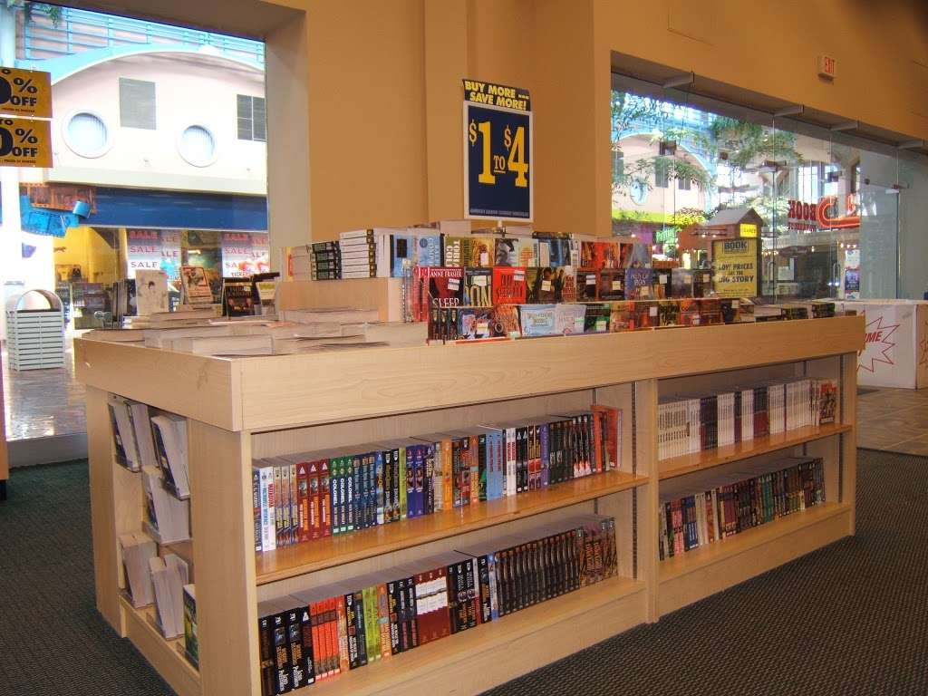 Book Warehouse | 15765 S Apopka Vineland Rd, Orlando, FL 32821, USA | Phone: (407) 239-7111