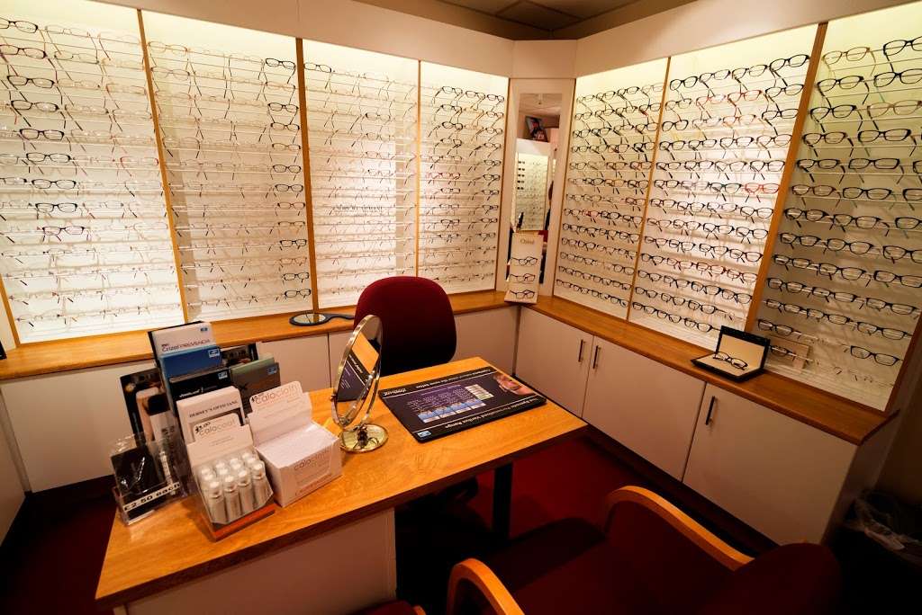 Debneys Opticians | 219 Front Ln, Upminster RM14 1LD, UK | Phone: 01708 223116