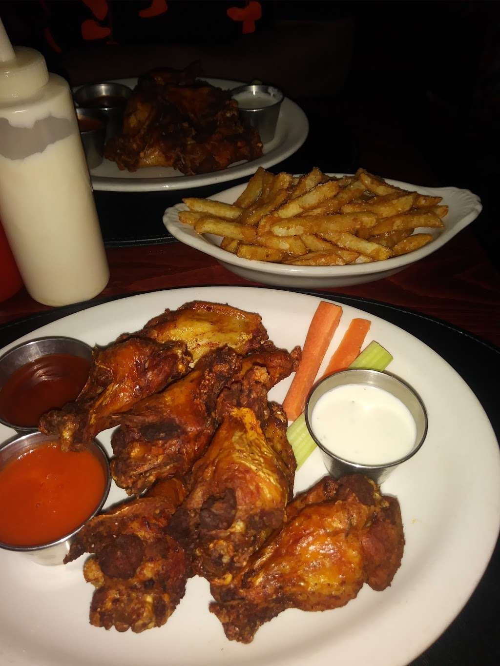 Pour Abbeys Bar & Grill | 107 Hawkins St, Newark, NJ 07105 | Phone: (973) 522-1000