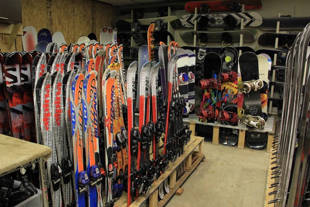 Peak Ski & Snowboard Center | 640 Center Rd, Pittsburgh, PA 15239, USA | Phone: (412) 793-6600