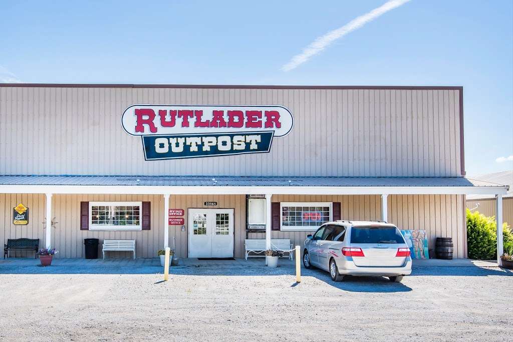 Rutlader Outpost RV Park | 33565 Metcalf Rd, Louisburg, KS 66053, USA | Phone: (866) 888-6779