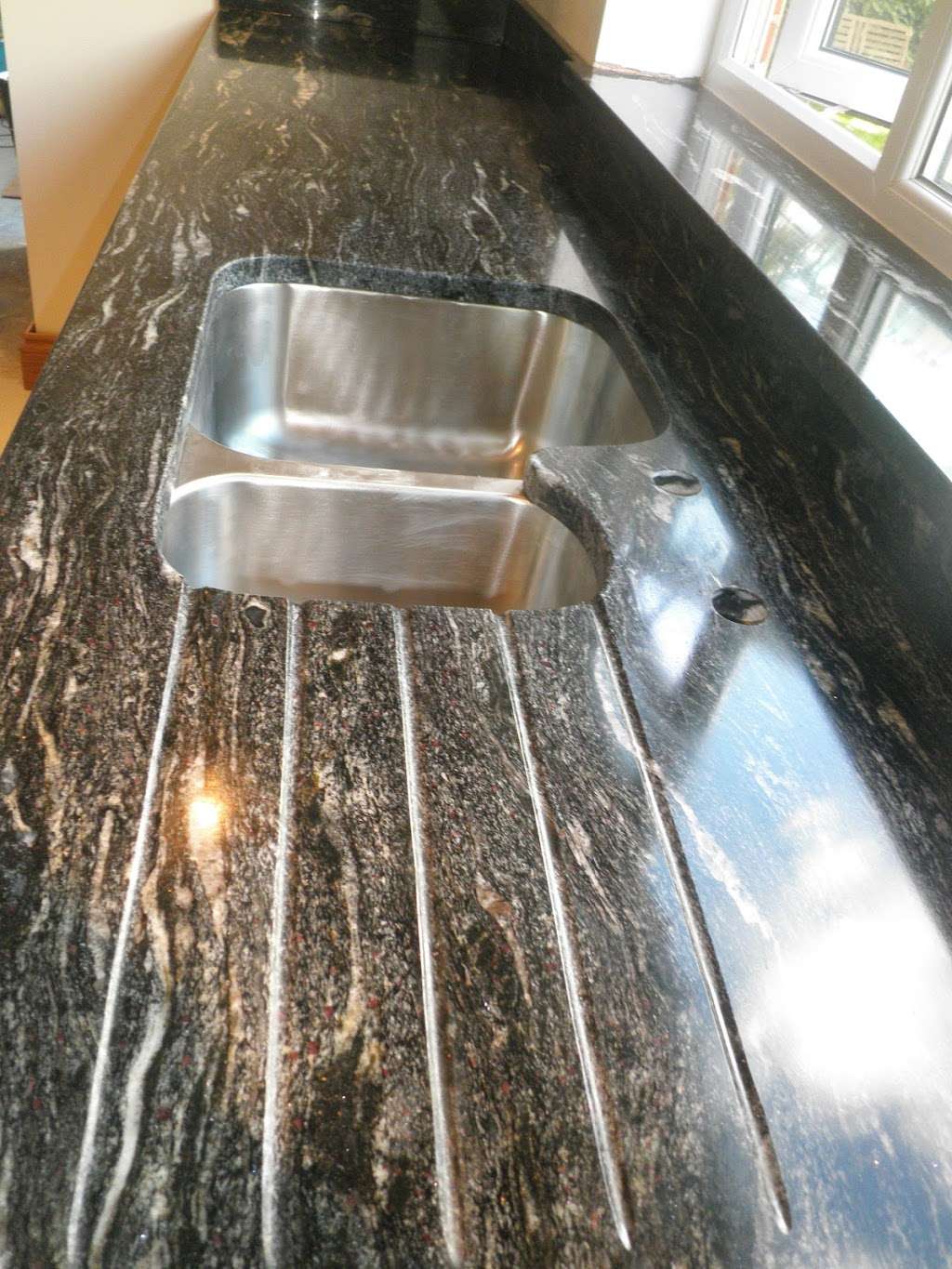 Quartz Worktops London | 1, Ivorys Business Centre, Harper Ln, Radlett, London WD7 7HU, UK | Phone: 01923 855774