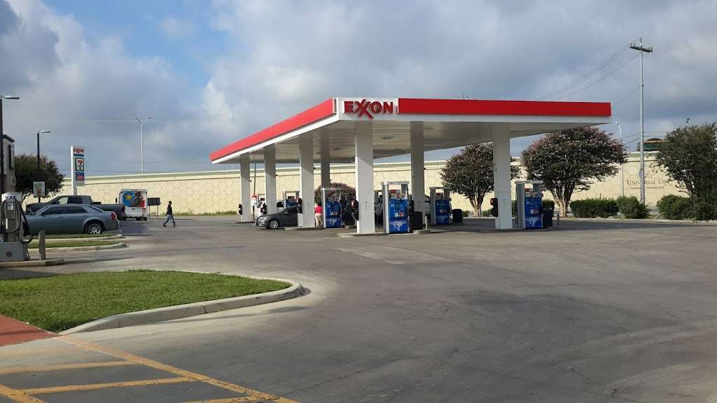 EXXON/7Eleven Car Wash 542 Kitty Hawk Rd, Universal City, TX 78148
