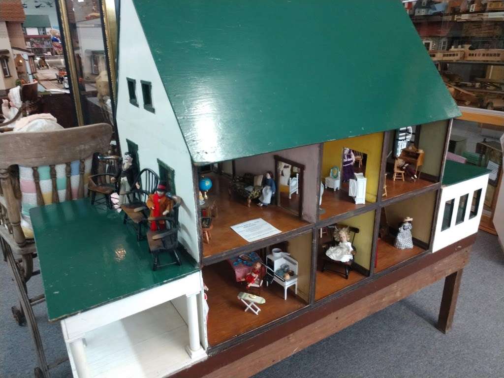 NC Museum of Dolls, Toys & Miniatures | 108 4th St, Spencer, NC 28159 | Phone: (704) 762-9359