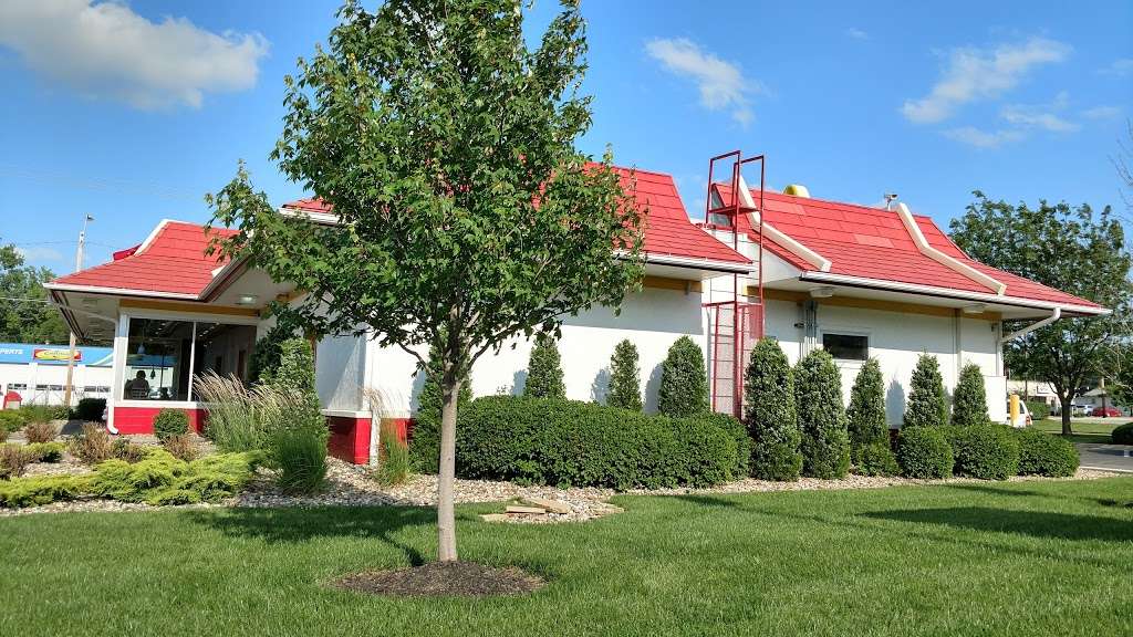 McDonalds | 8326 Wornall Rd, Kansas City, MO 64114, USA | Phone: (816) 523-7111