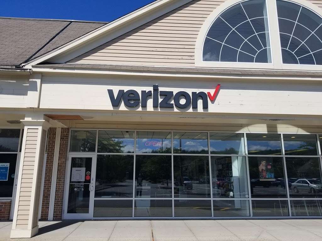 Verizon Authorized Retailer - Wireless Zone | 228 S Main St, Newtown, CT 06470, USA | Phone: (203) 748-4704