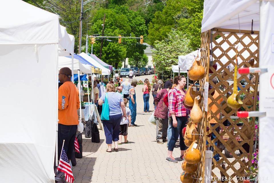 Berkeley Springs Farmers Market | 129 Fairfax St, Berkeley Springs, WV 25411 | Phone: (304) 258-8400