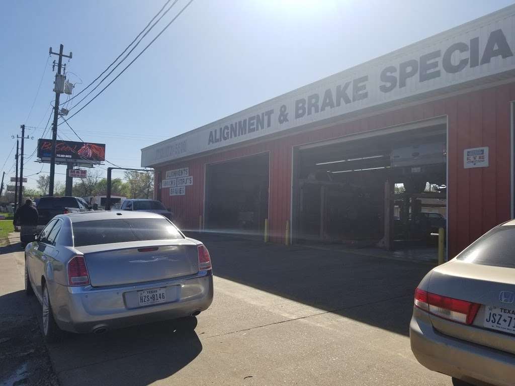 Discount Auto Service Center | 10606 East Fwy, Houston, TX 77029, USA | Phone: (713) 672-5600