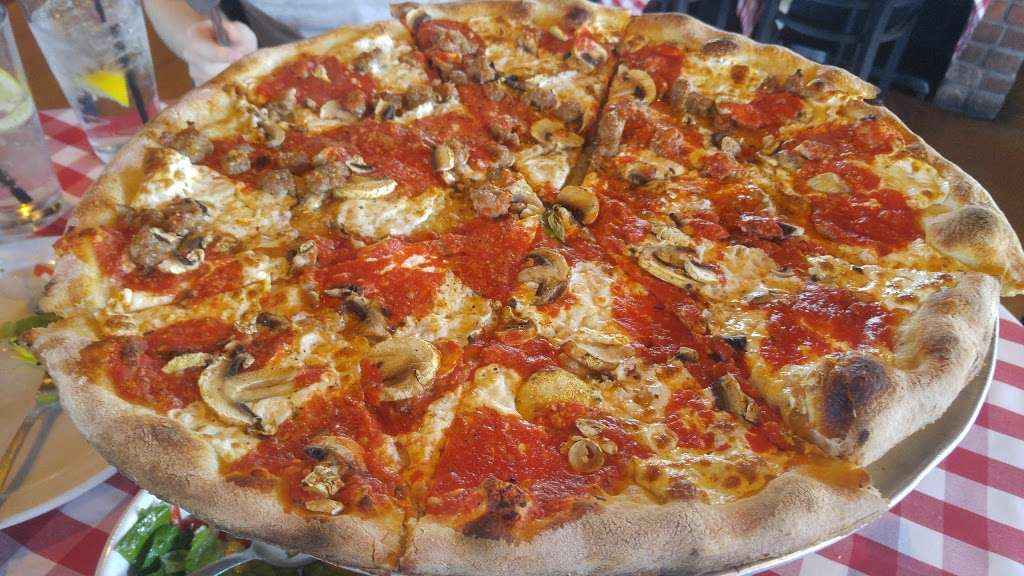 Grimaldis Pizzeria - South Rainbow | 7155 S Rainbow Blvd #125, Las Vegas, NV 89118 | Phone: (702) 207-6757