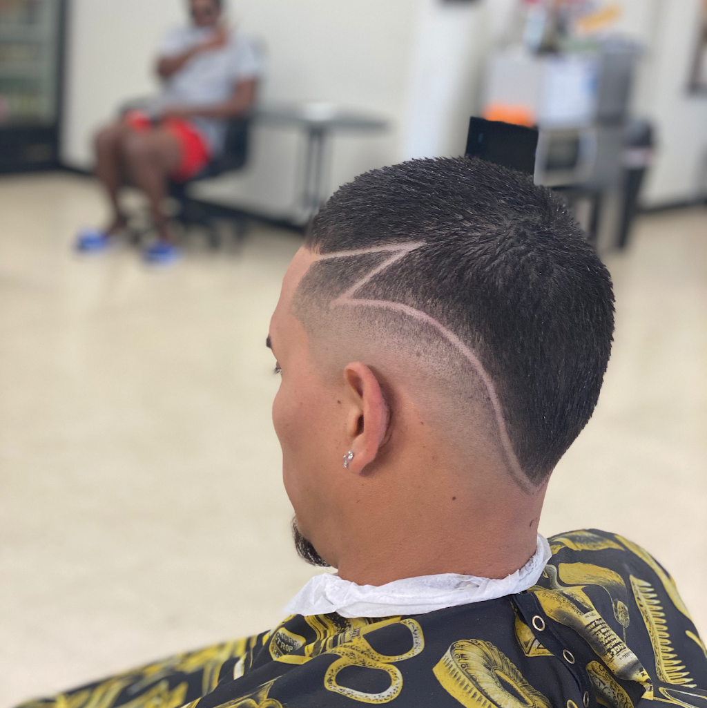 Santiagos Barbershop ? | 2901 W Thomas Rd Suite 3, Phoenix, AZ 85017 | Phone: (602) 339-7452