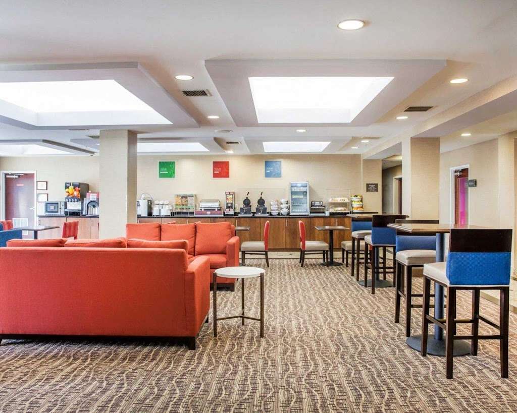 Comfort Suites Columbia Gateway | 7146 Old Waterloo Rd, Elkridge, MD 21075, USA | Phone: (410) 799-9525