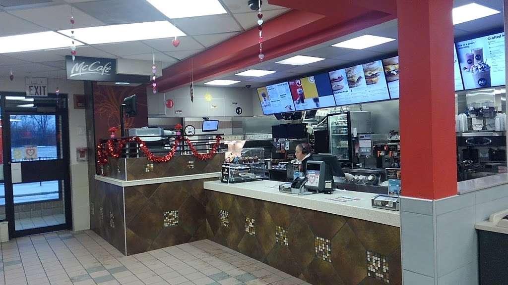 McDonalds | 89 W North Ave, West Chicago, IL 60185, USA | Phone: (630) 293-4986