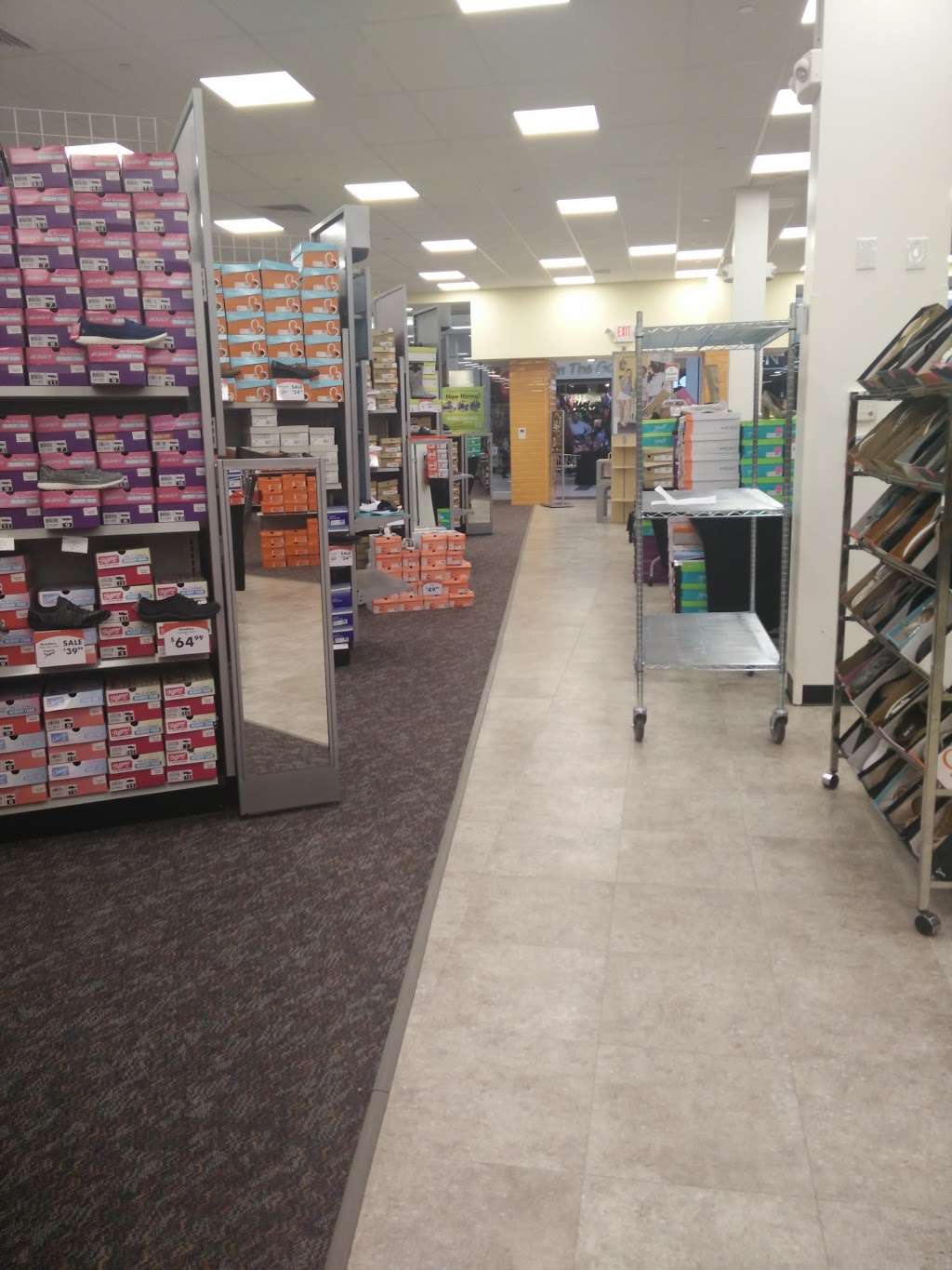 payless neshaminy mall