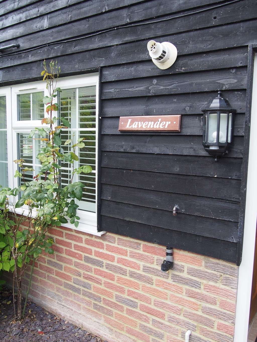 Woodlands Cottages | Lughorse Ln, Yalding, Maidstone ME18 6EB, UK | Phone: 07973 156636