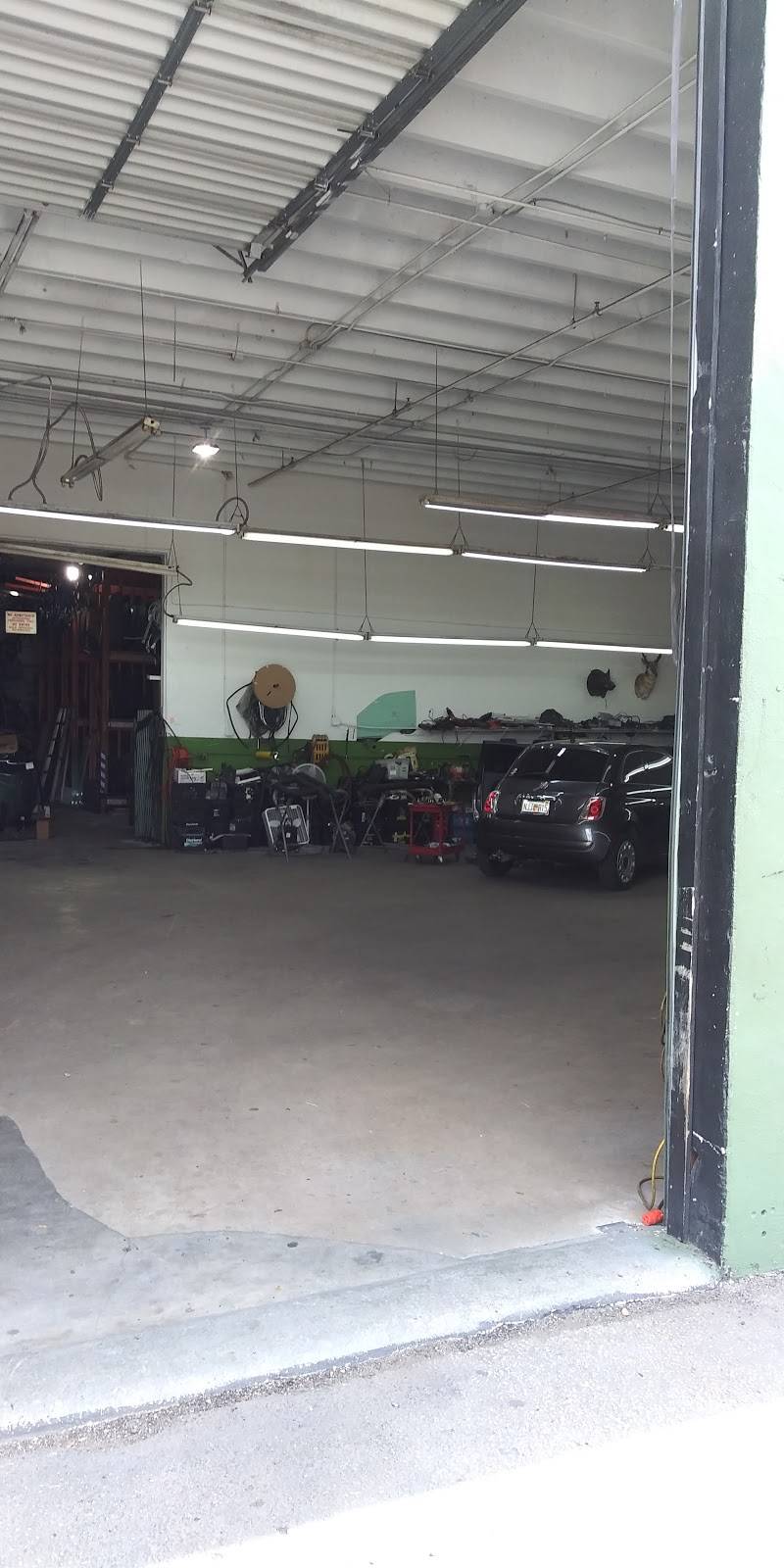 Experto Auto Glass | 3205 E 10th Ave, Hialeah, FL 33013, USA | Phone: (305) 691-1711