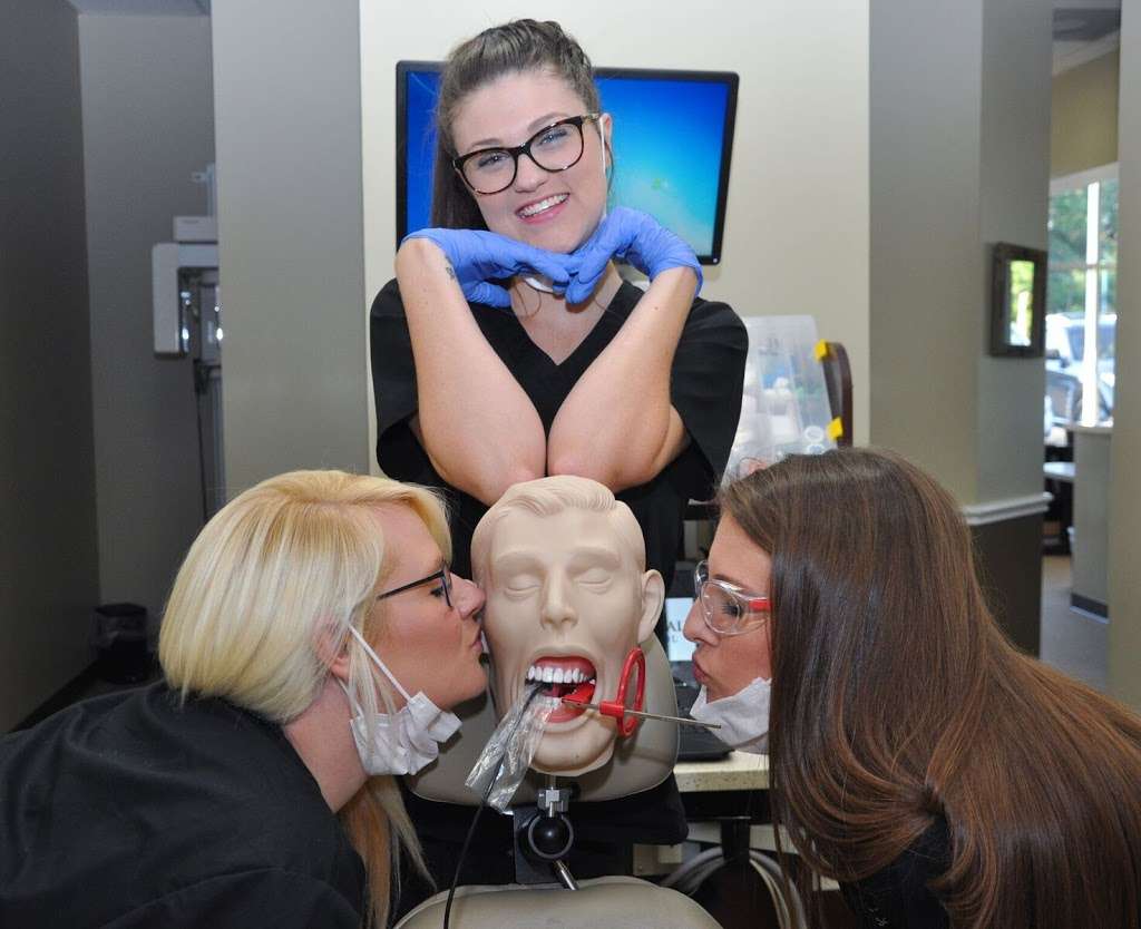 Chicago Dental Assistant School - Elgin | 431 Summit St suite 104, Elgin, IL 60120 | Phone: (847) 558-6039