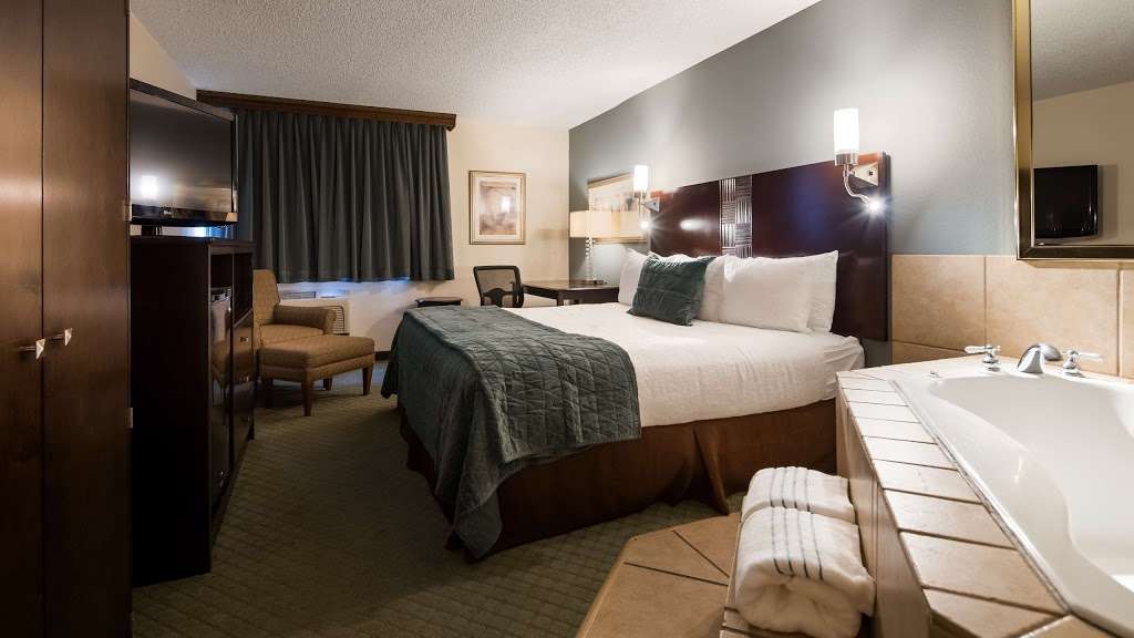 Best Western Plus Seville Plaza Hotel | 4309 Main St, Kansas City, MO 64111 | Phone: (816) 561-9600