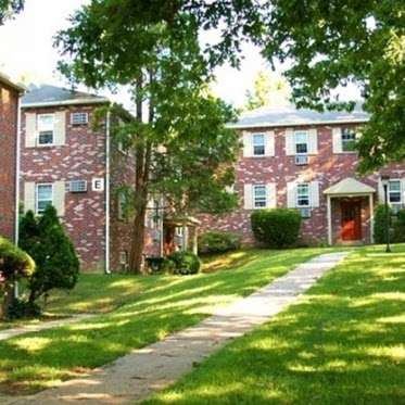 Knollwood Apartments | 30 Nutt Rd T5, Phoenixville, PA 19460 | Phone: (610) 933-3000