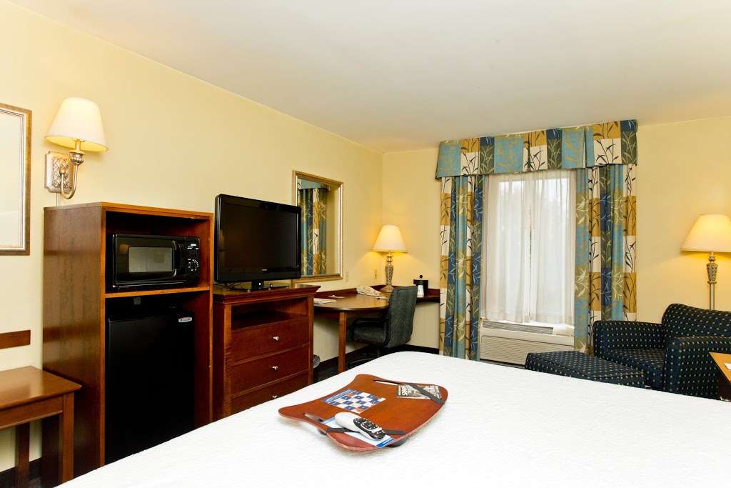 Hampton Inn Martinsburg South-Inwood | 4758 Gerrardstown Rd, Inwood, WV 25428, USA | Phone: (304) 229-6677