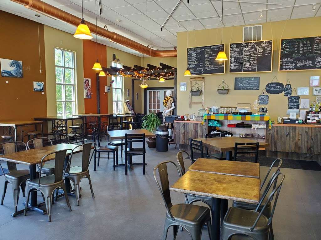 La Finca Coffeehouse | 3558 E Sivyer Ave, St Francis, WI 53235, USA | Phone: (414) 394-0722