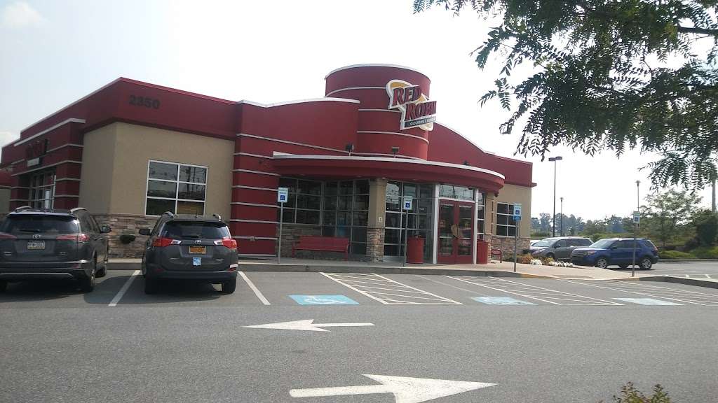 Red Robin Gourmet Burgers and Brews | 2350 Lincoln Hwy E #900, Lancaster, PA 17603, USA | Phone: (717) 405-3600