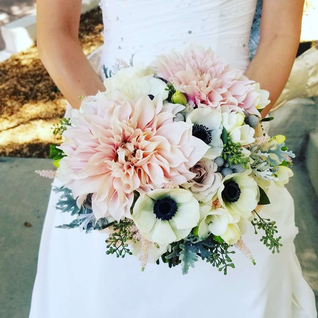 My Wedding Blooms | 1663 Blake Ave, Los Angeles, CA 90031, USA | Phone: (323) 227-6600