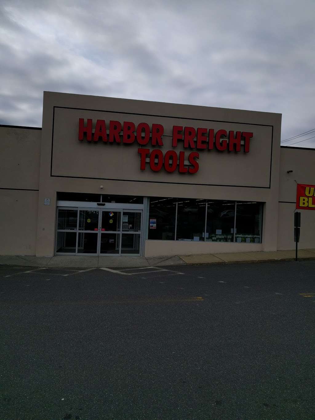 Harbor Freight Tools | 301 W Jericho Turnpike, Huntington Station, NY 11746 | Phone: (631) 423-2951