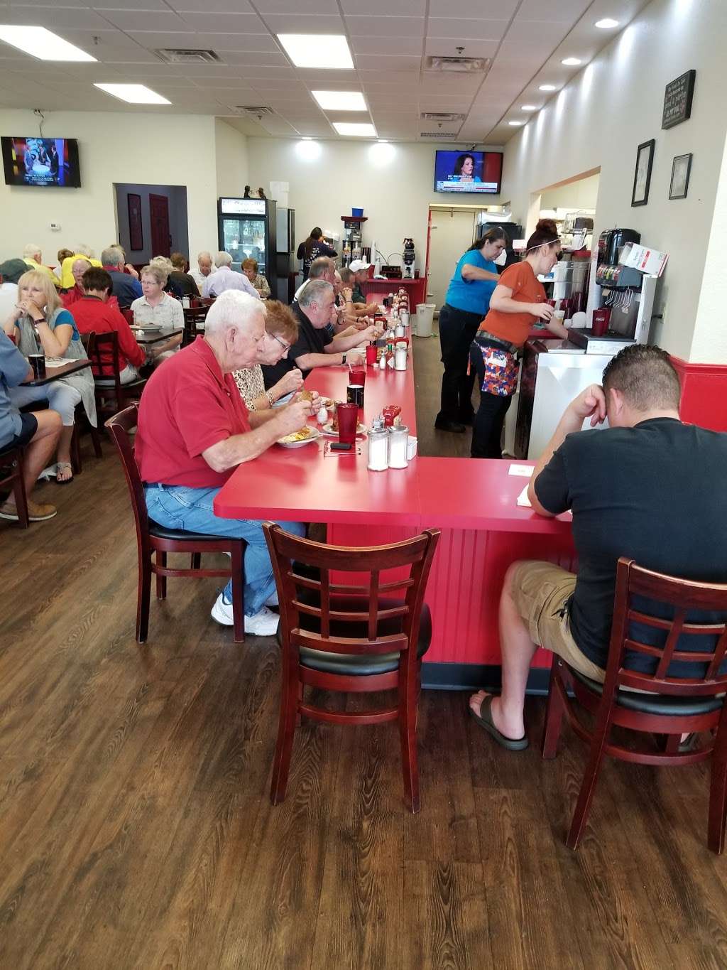 Darrells Diner | 2536 Burnsed Blvd #210, The Villages, FL 32162, USA | Phone: (352) 259-6675