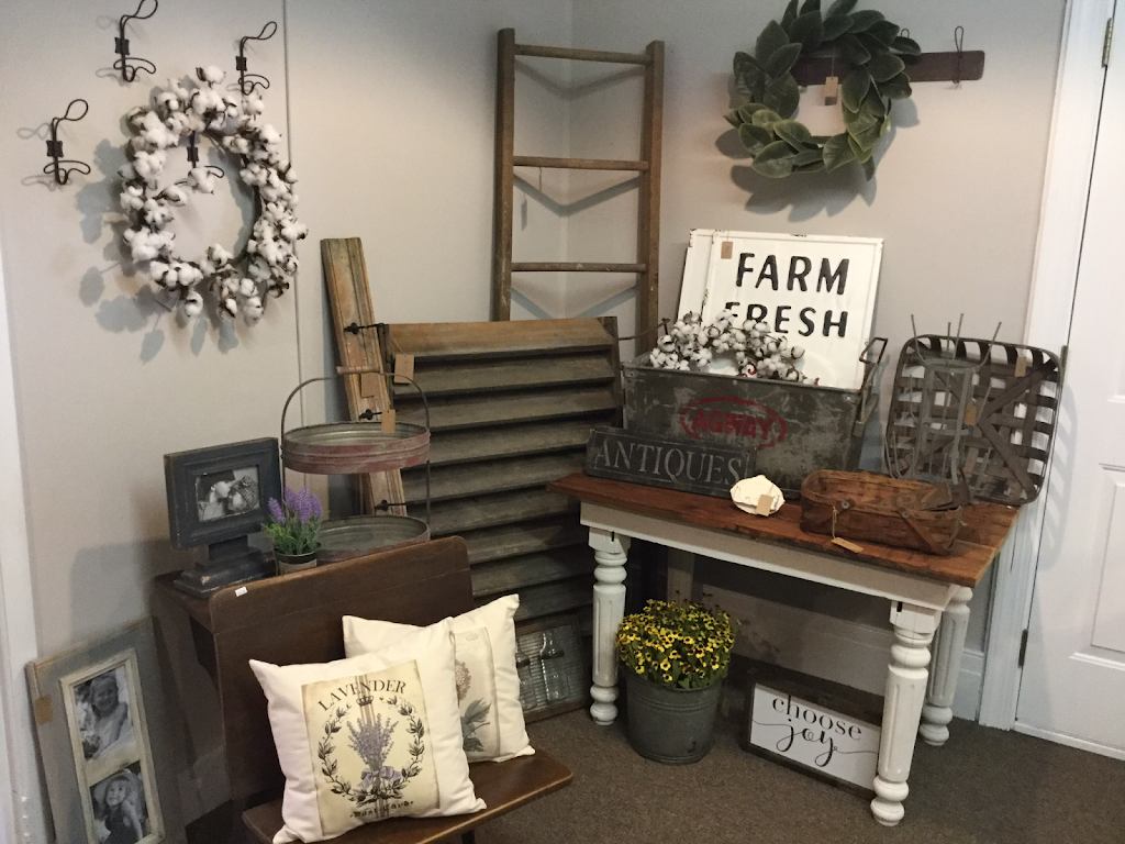 White Pines Vintage Farmhouse | 1663, 207 S Queen St, Littlestown, PA 17340, USA | Phone: (717) 345-5161