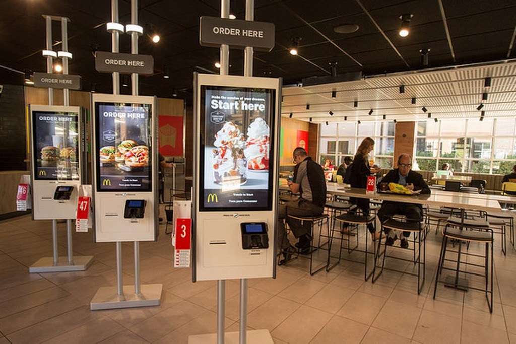 McDonalds | 7300 Bancroft Ave, Oakland, CA 94605 | Phone: (510) 562-0345