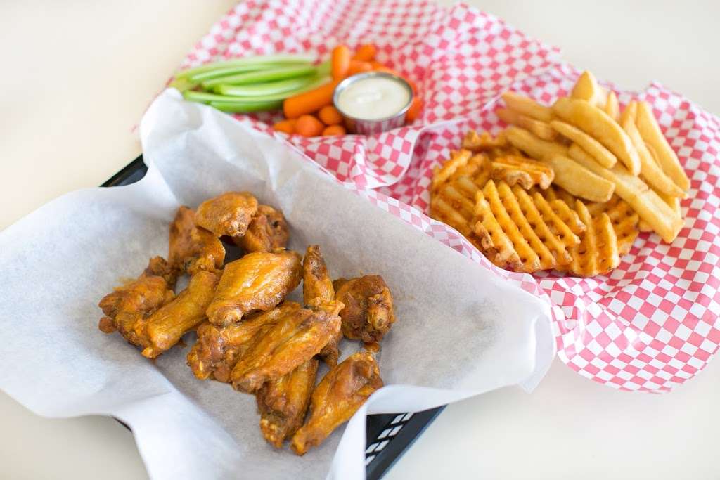 CDs Wings | 7685 W 88th Ave, Westminster, CO 80005 | Phone: (303) 467-7700