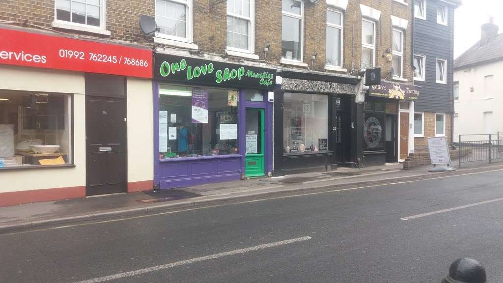 One Love Shop and Munchies Café | 24 Highbridge St, Waltham Abbey EN9 1BS, UK | Phone: 07951 525576