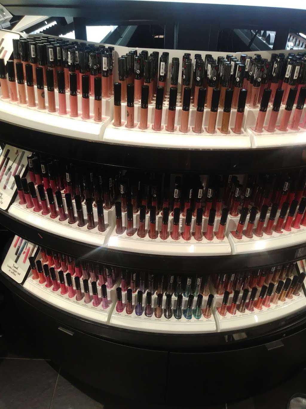 SEPHORA | 2800 Clarendon Blvd Suite #R550, Arlington, VA 22201, USA | Phone: (703) 528-1273