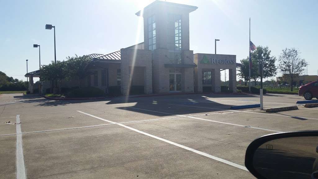 Regions Bank | 3491 East Sam Houston Pkwy S, Pasadena, TX 77505 | Phone: (800) 734-4667