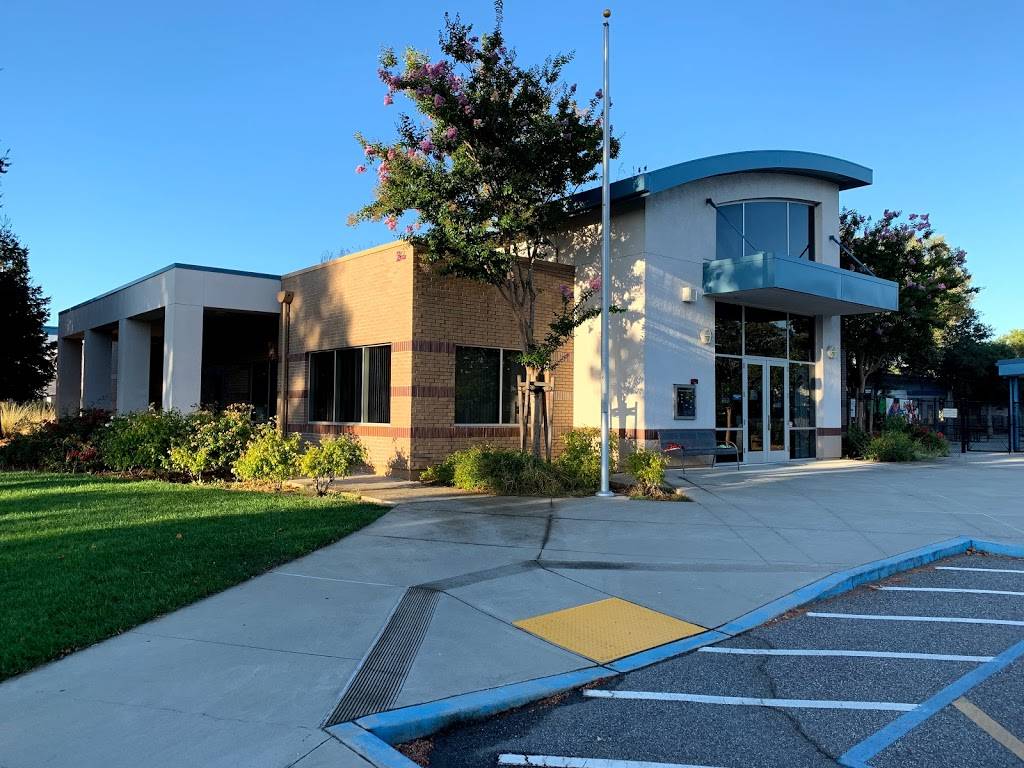 Sam H. Lawson Middle School | 10401 Vista Dr, Cupertino, CA 95014, USA | Phone: (408) 255-7500