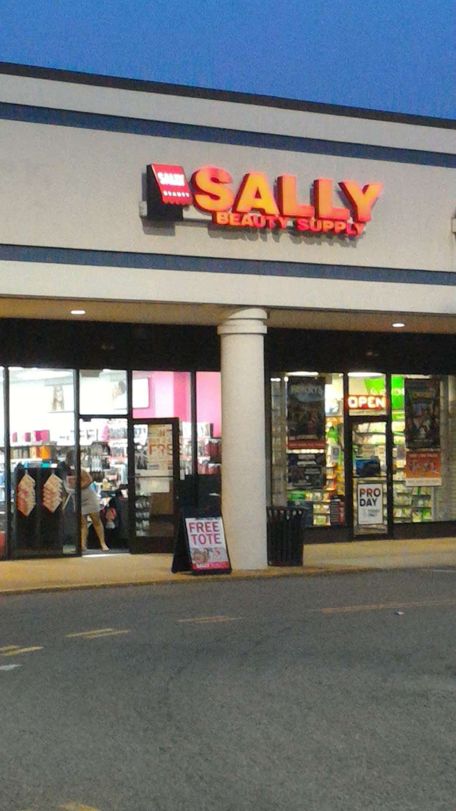 Sally Beauty | 400 S State Rd, Springfield, PA 19064, USA | Phone: (610) 328-1091
