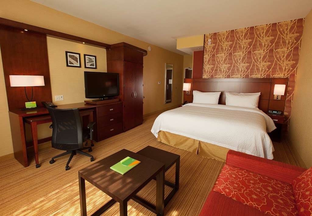 Courtyard by Marriott Kansas City at Briarcliff | 4000 N Mulberry Dr, Kansas City, MO 64116, USA | Phone: (816) 841-3300